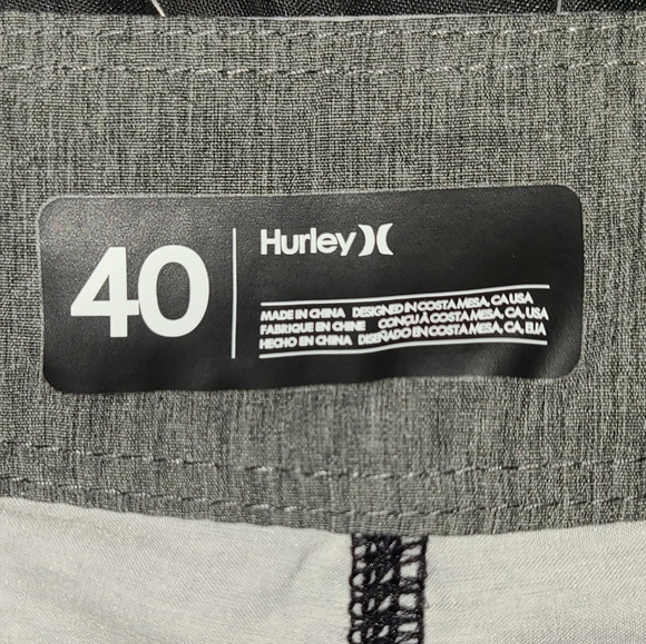 Lot Of 4 Hurley Items- 2 XL T Shirts, 1 L Polo shirt, 1 Size 40 Board Shorts - Picture 8 of 8